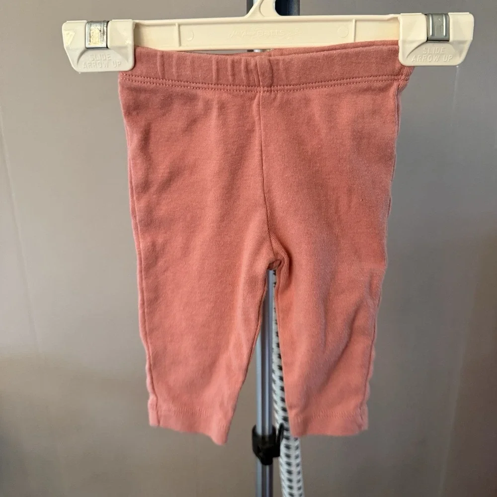Carter's 3M bundle of 4 outfits/11 pieces. Tops, pants, and‎ 3 jackets